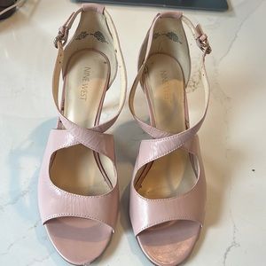 Nine West Sandle size 8